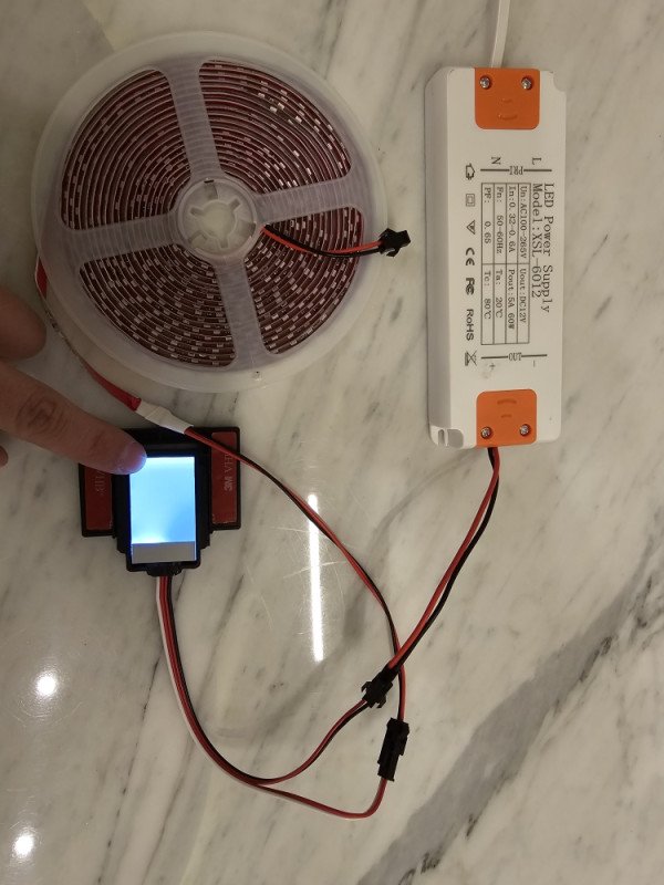 YZKJ-F1-LSD Touch-Free Hand Sweep Gesture Switch with Flower Water Decorative Light for Bathroom Mirror - 12V 60W